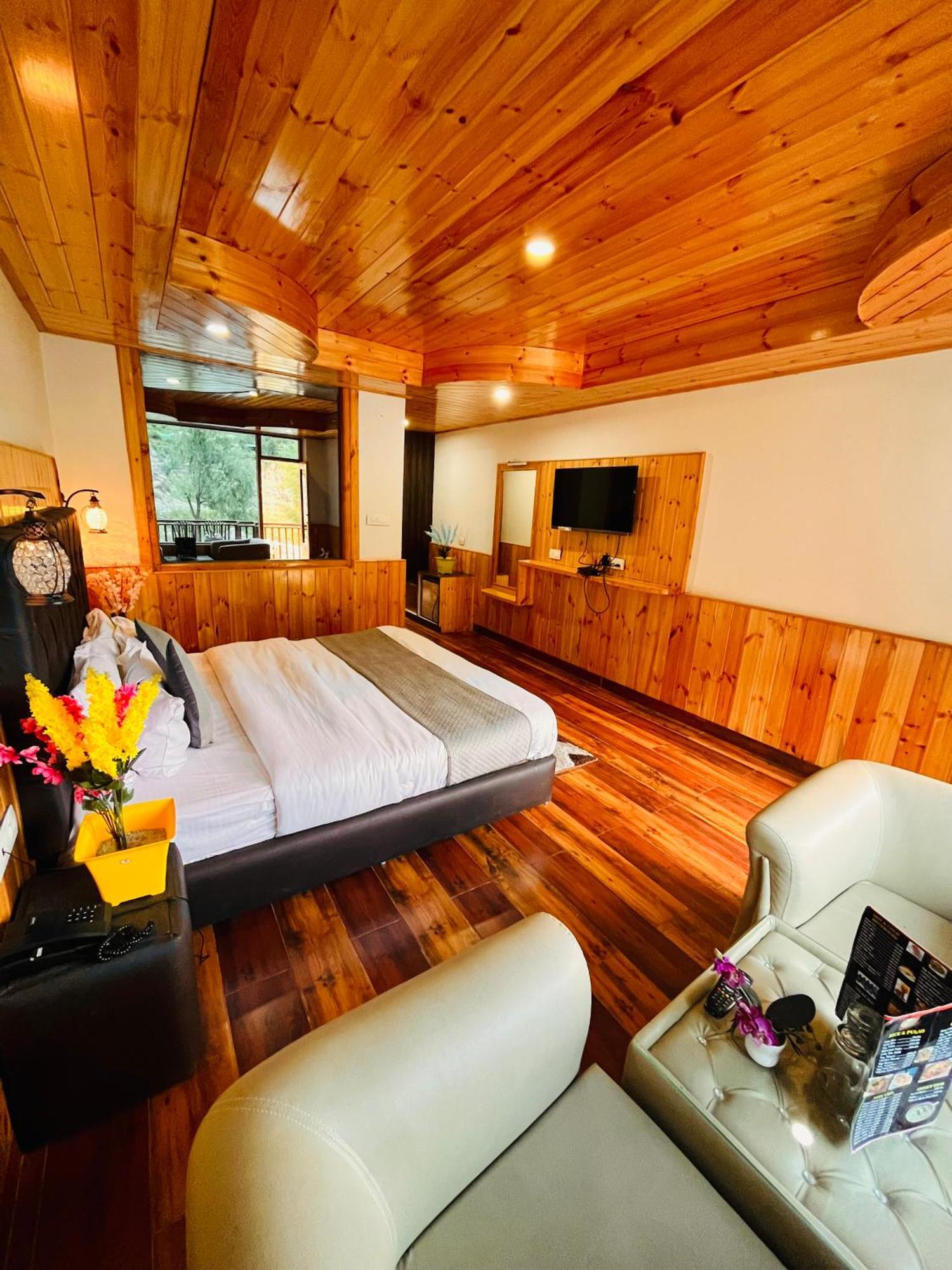 Himalayan Riverside Resort, Manali Exteriör bild
