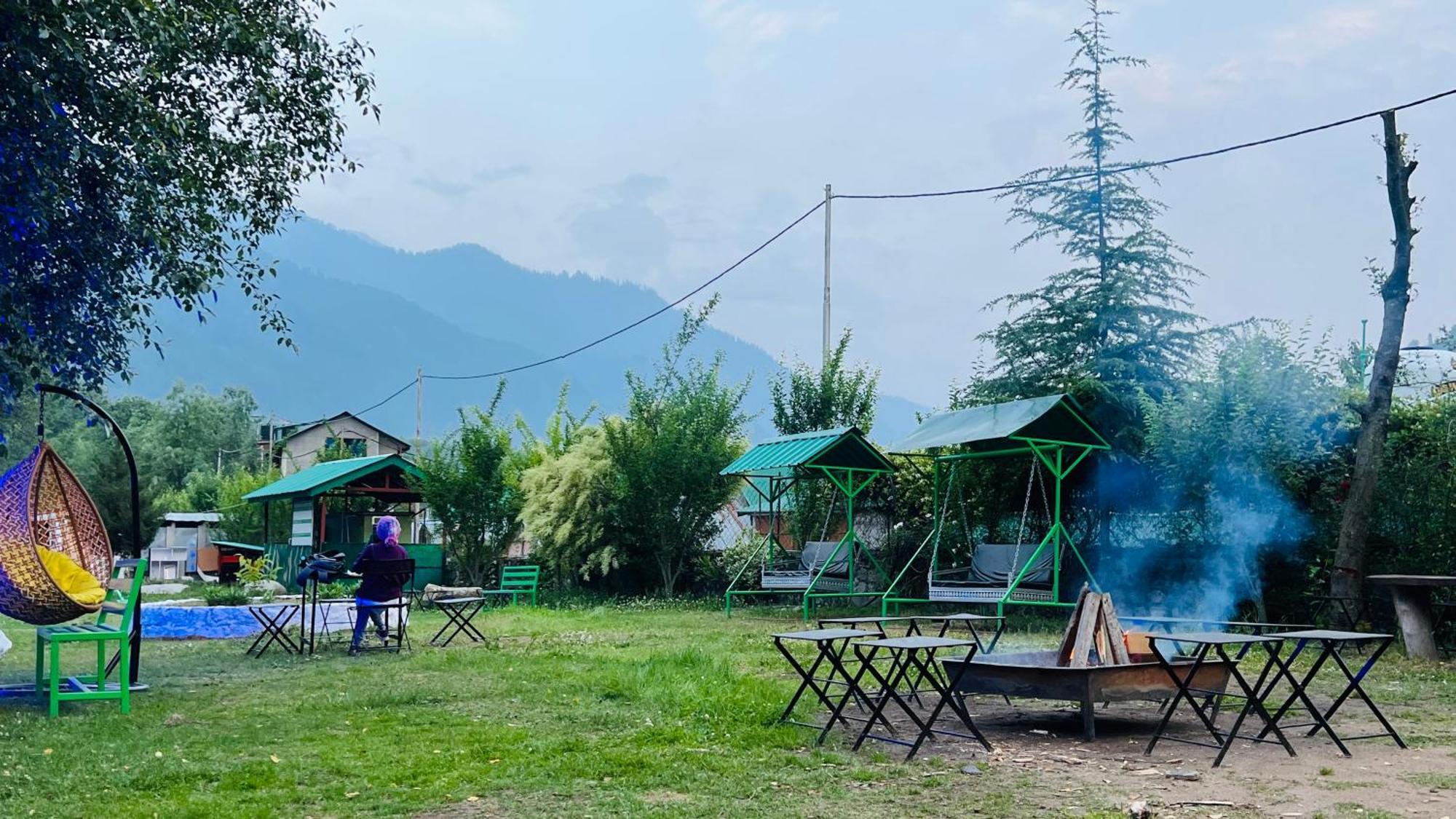 Himalayan Riverside Resort, Manali Exteriör bild