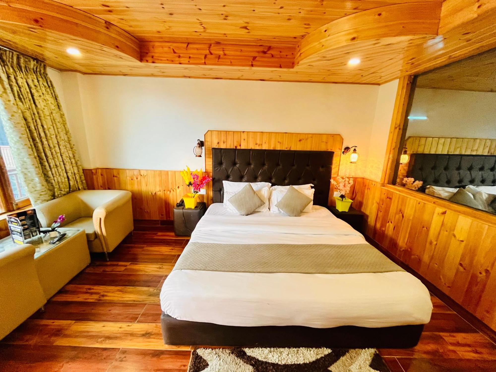 Himalayan Riverside Resort, Manali Exteriör bild
