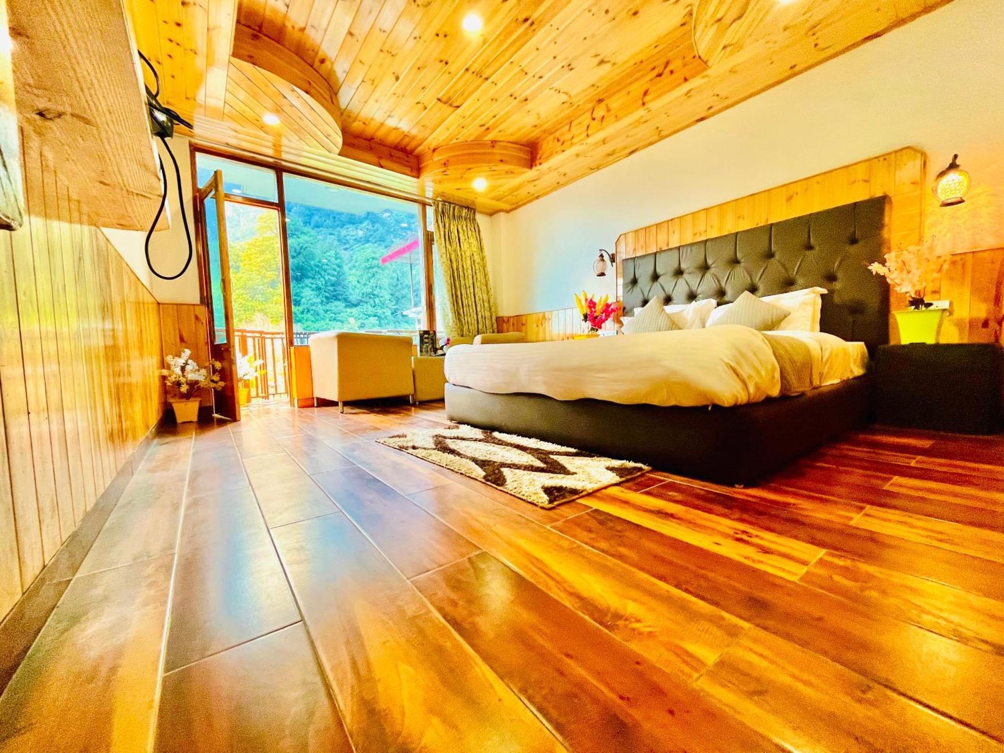 Himalayan Riverside Resort, Manali Exteriör bild