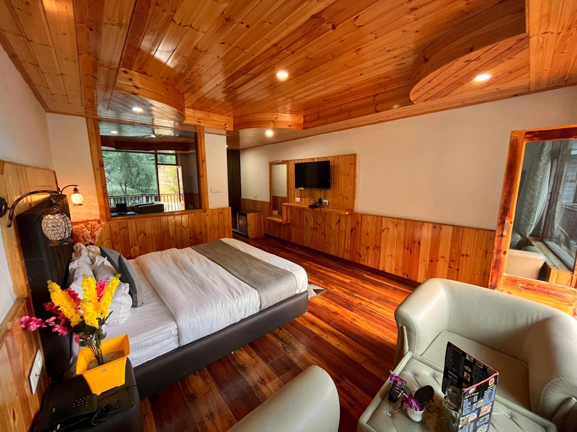 Himalayan Riverside Resort, Manali Exteriör bild