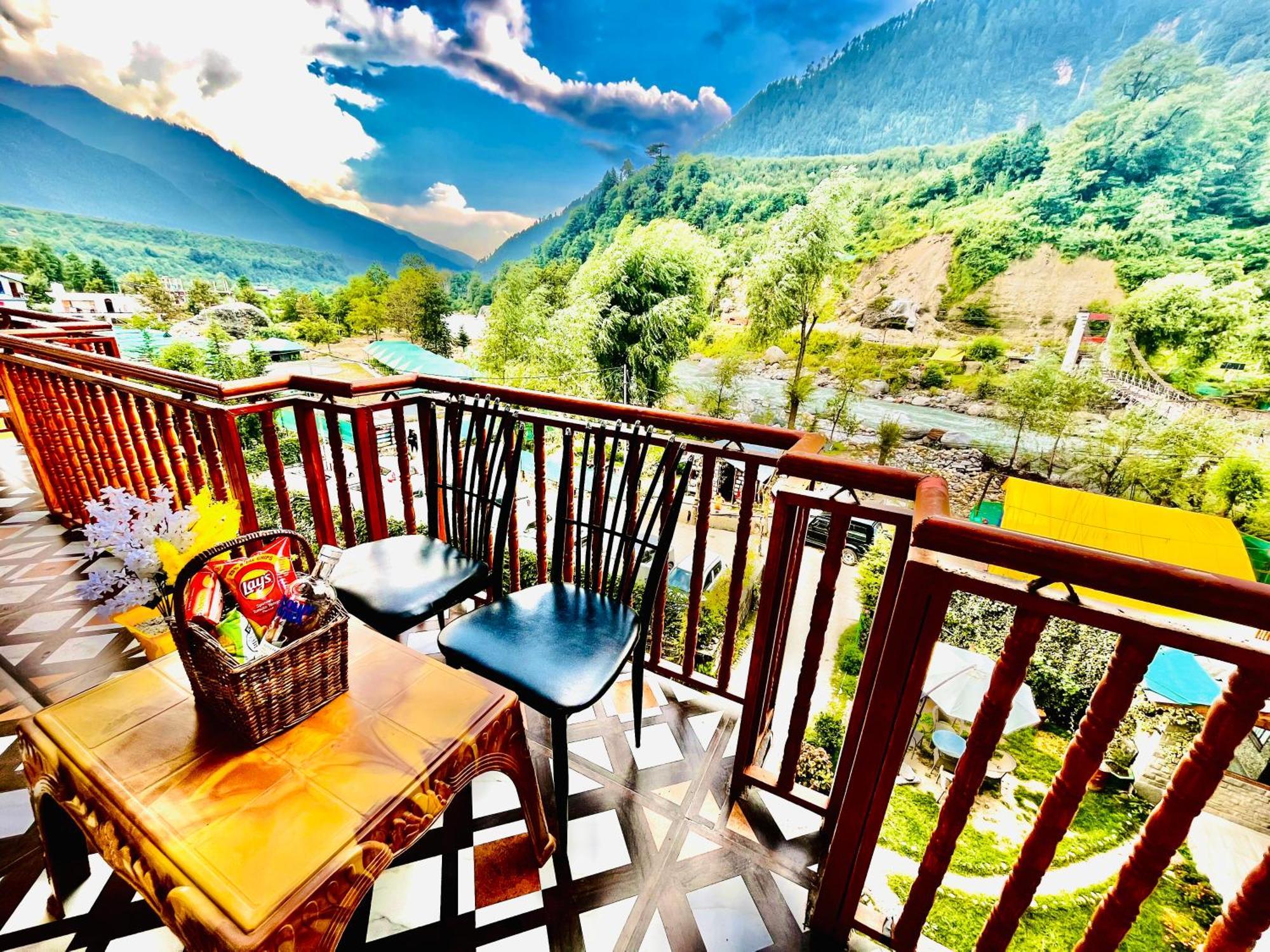 Himalayan Riverside Resort, Manali Exteriör bild