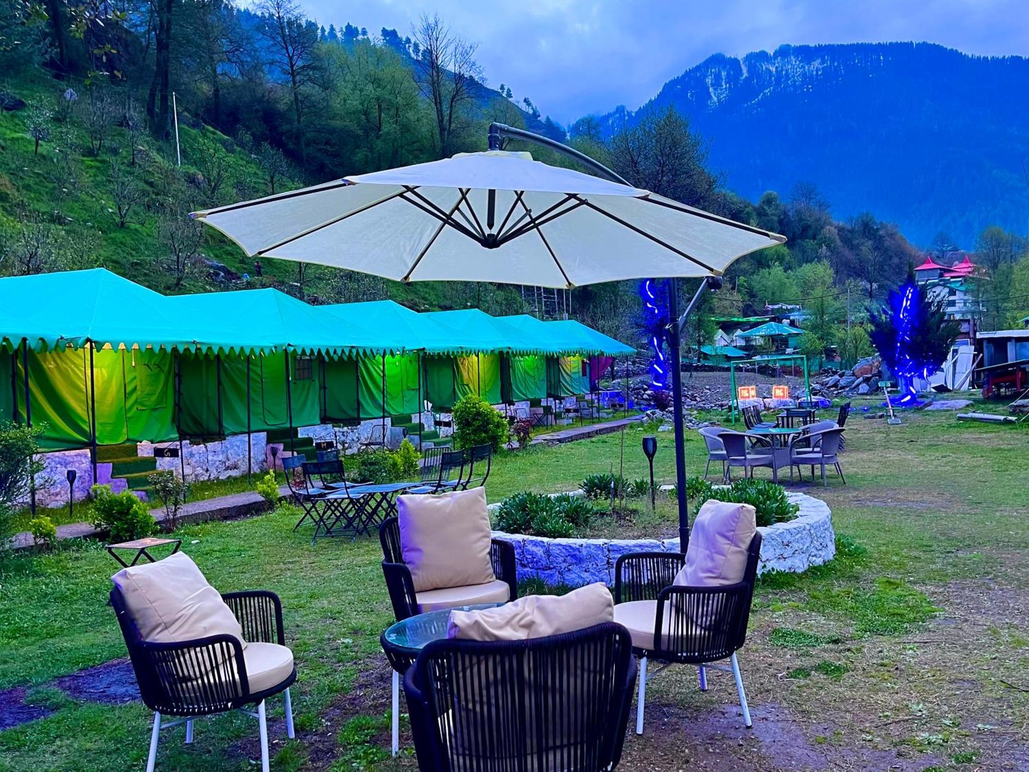 Himalayan Riverside Resort, Manali Exteriör bild