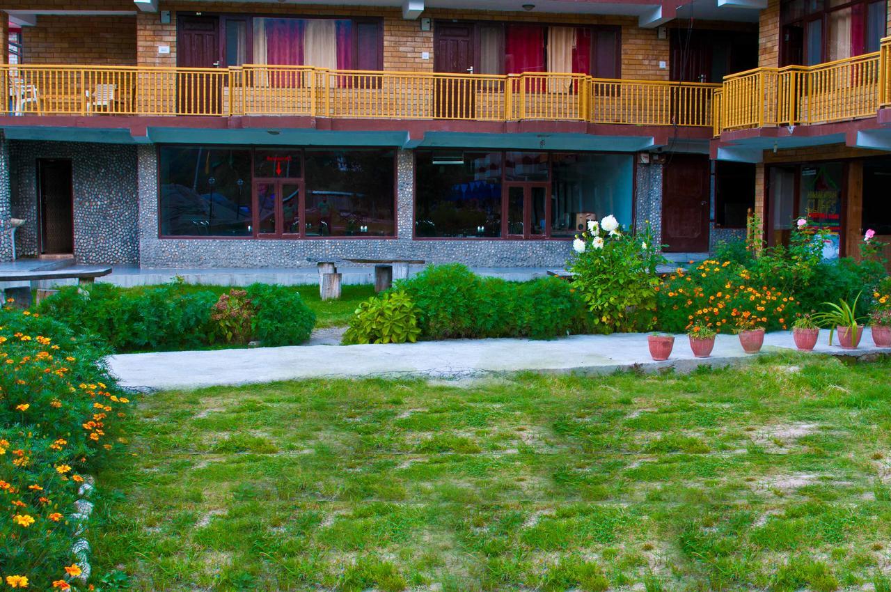 Himalayan Riverside Resort, Manali Exteriör bild